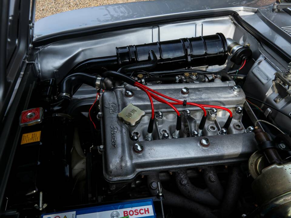 Afbeelding 29/50 van Alfa Romeo 1750 GT Veloce (1969)