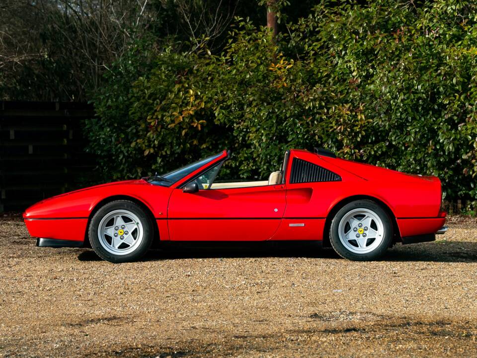 Image 2/6 of Ferrari 328 GTS (1987)