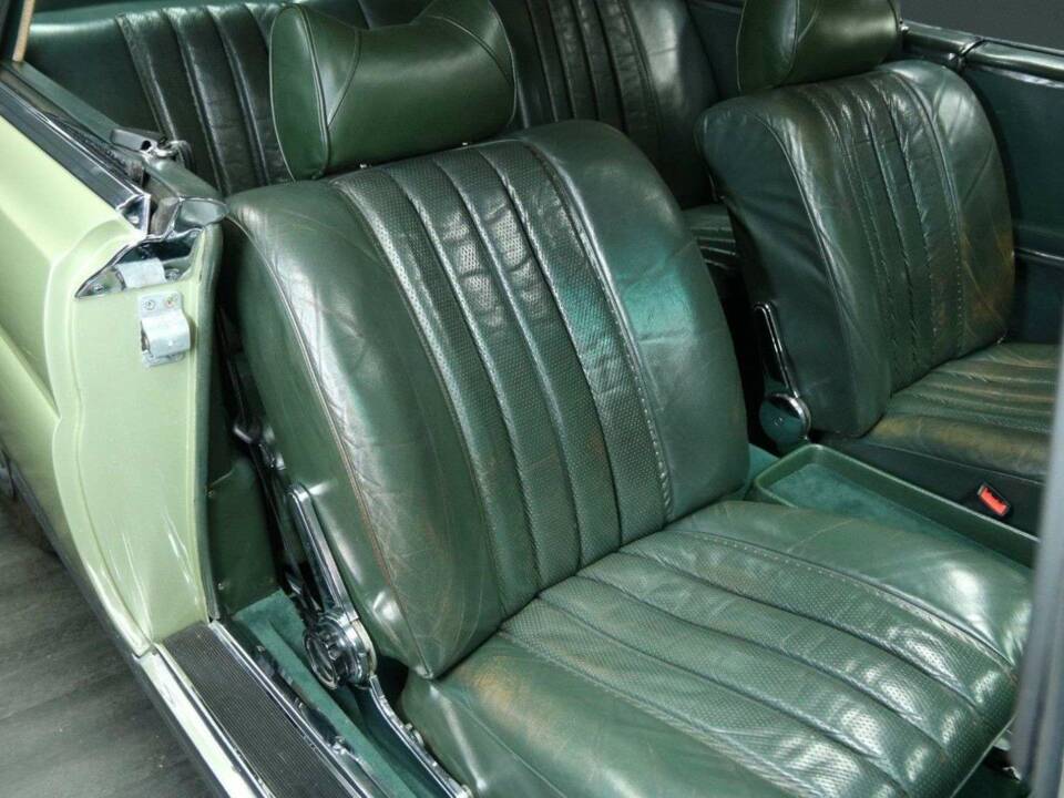 Image 20/30 of Mercedes-Benz 280 SE (1970)
