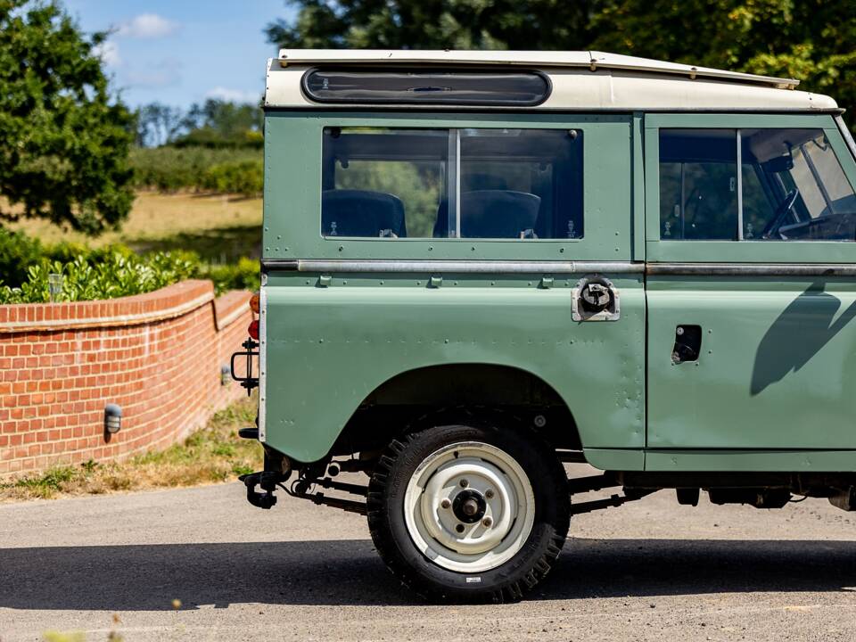 Image 31/50 of Land Rover 88 (1978)