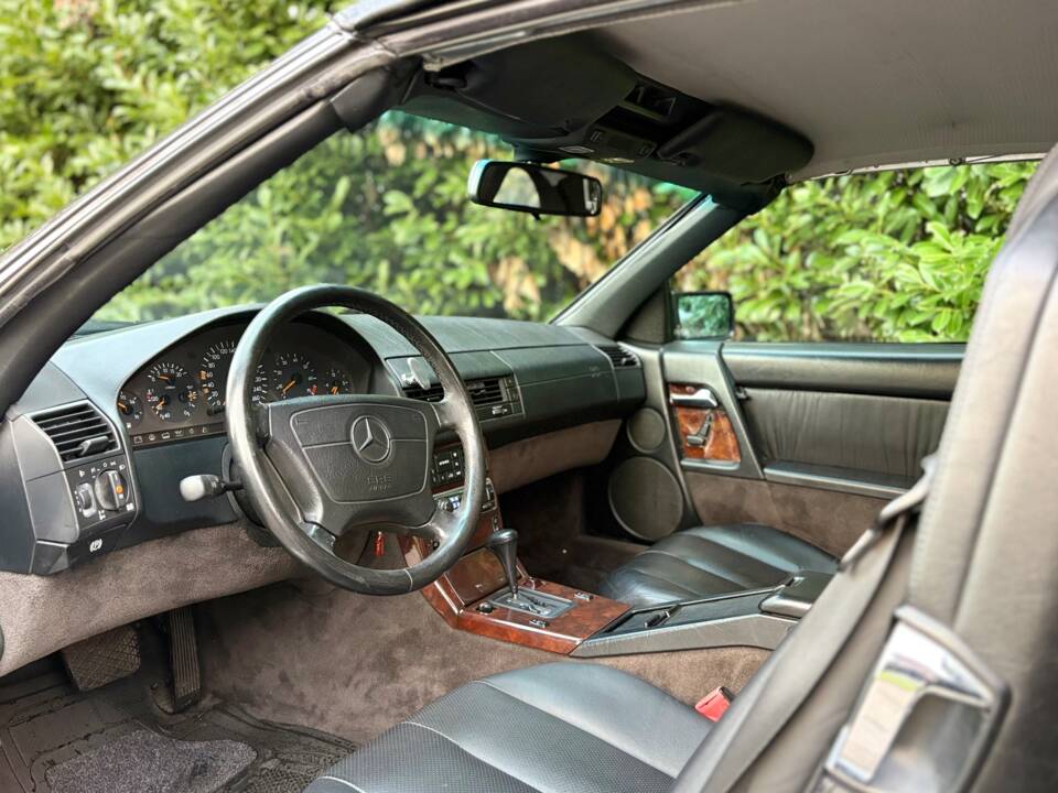 Image 7/14 of Mercedes-Benz SL 280 (1994)