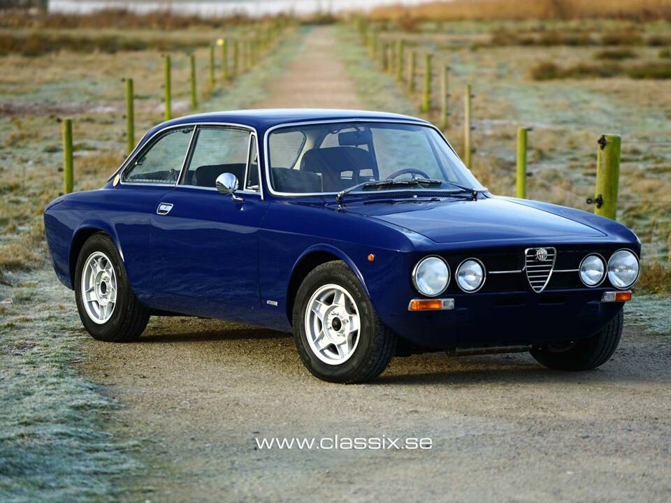 Bild 2/21 von Alfa Romeo 1750 GT Veloce (1972)