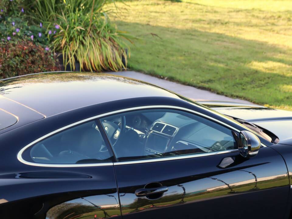 Image 45/50 of Jaguar XKR (2010)