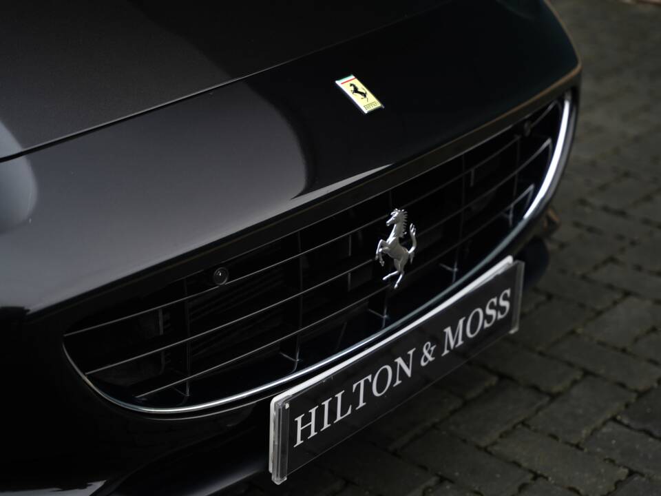 Imagen 33/50 de Ferrari California (2011)