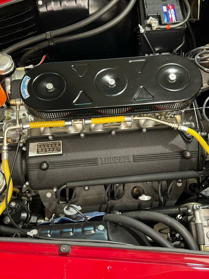 Image 34/50 of Ferrari 330 GT 2+2 (1965)