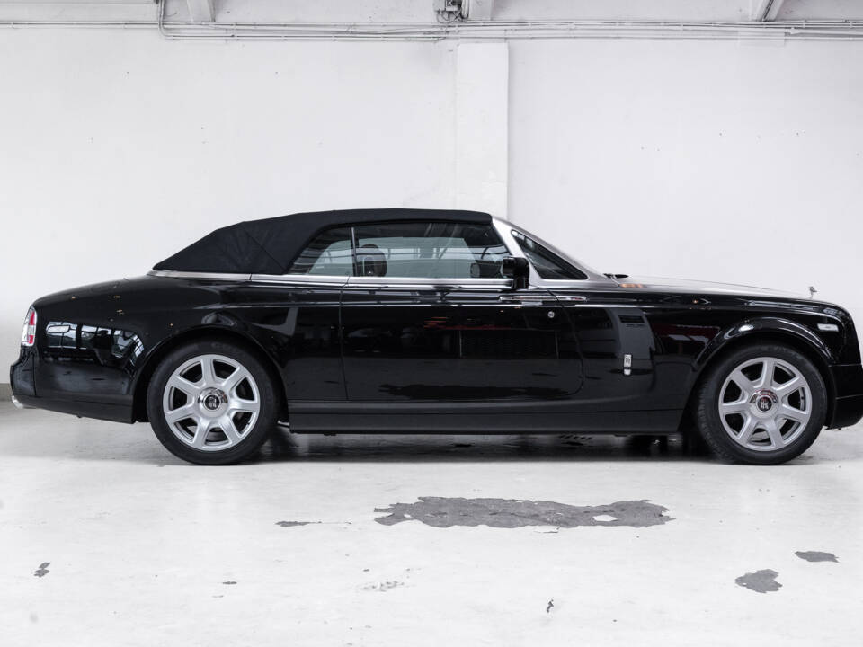 Image 3/36 of Rolls-Royce Phantom DHC (2008)