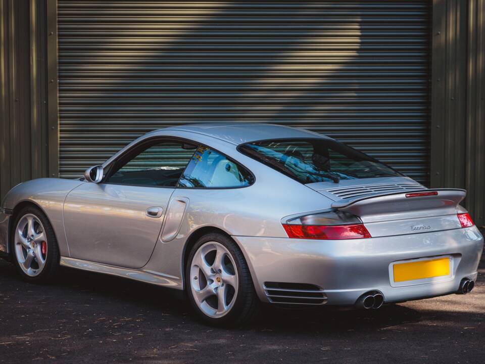 Obraz 3/38 pojazdu Porsche 911 Turbo (2001)