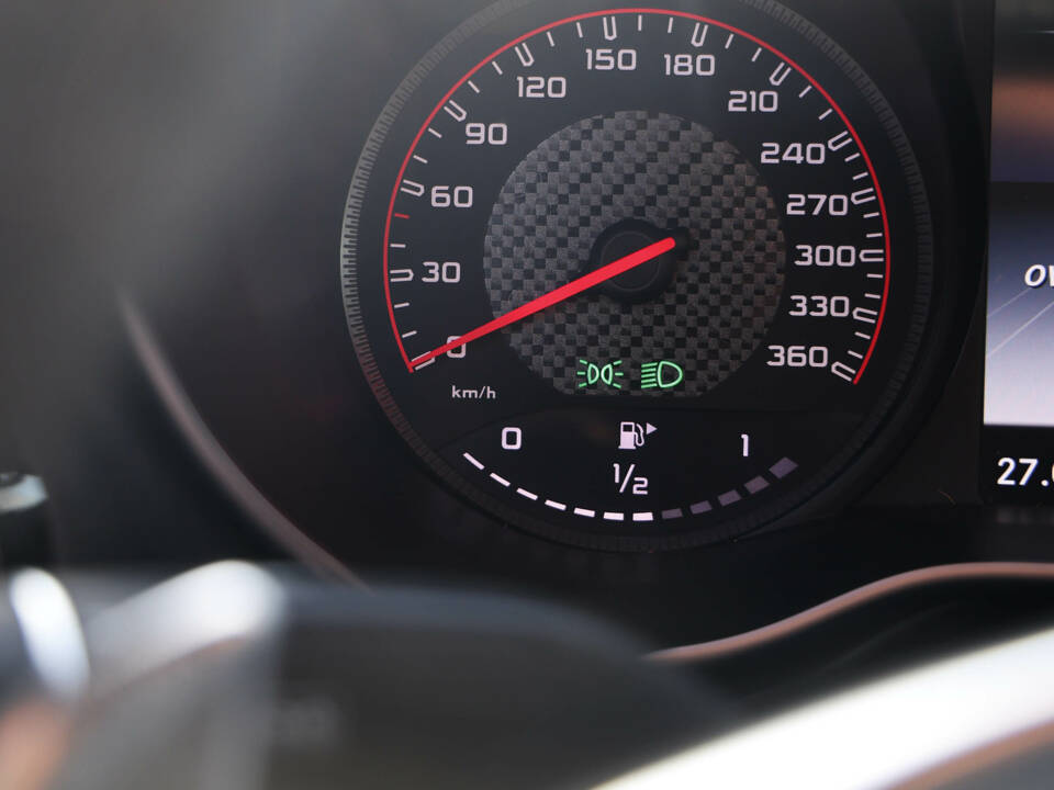 Image 42/56 of Mercedes-AMG GT-S (2017)