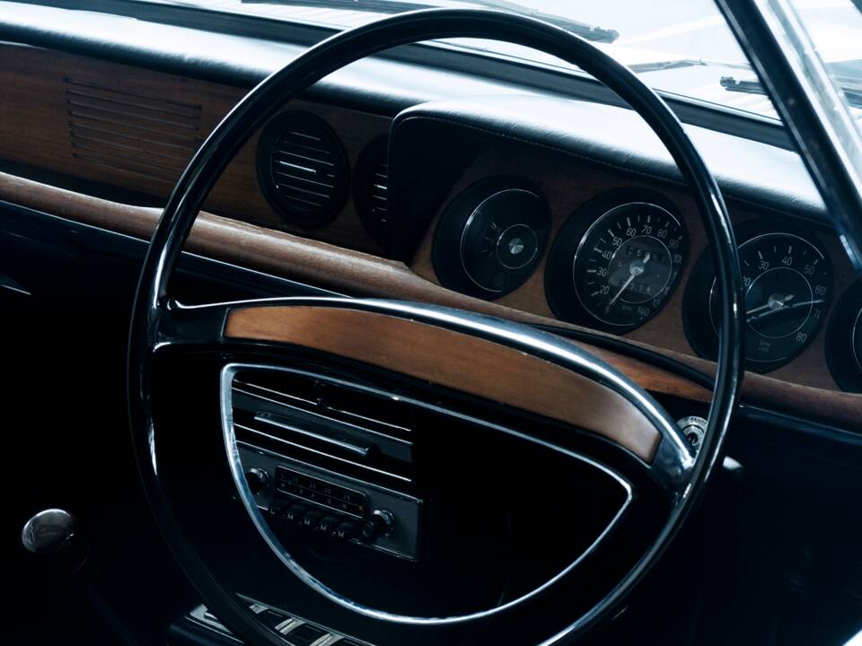 Bild 28/50 von BMW 2000 CS (1971)
