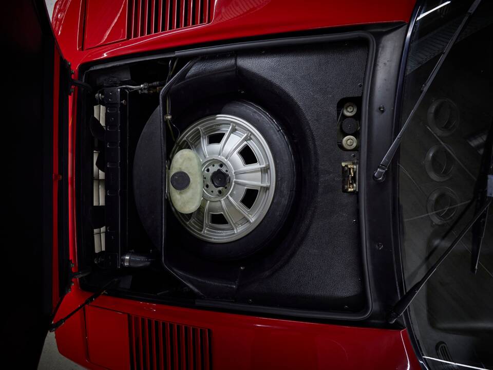 Image 76/100 of Ferrari 308 GTB Quattrovalvole (1983)