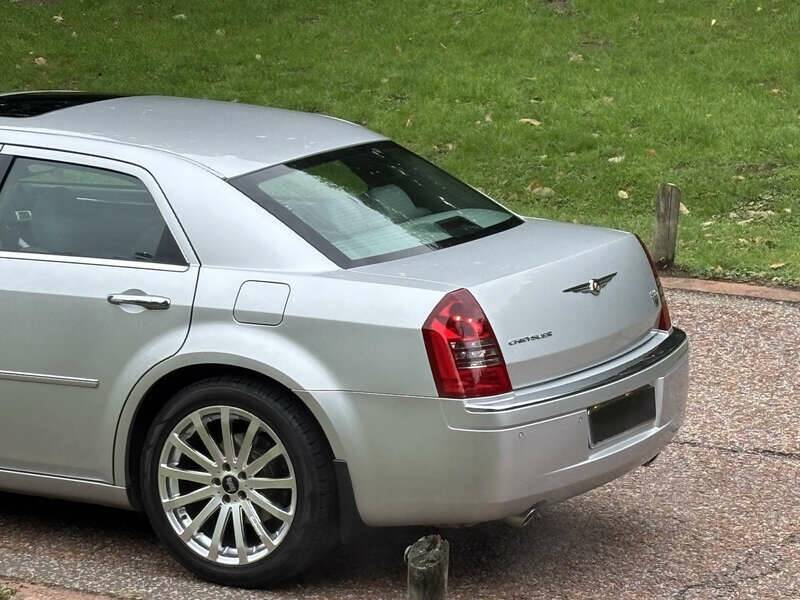 Image 44/50 of Chrysler 300 S (2008)