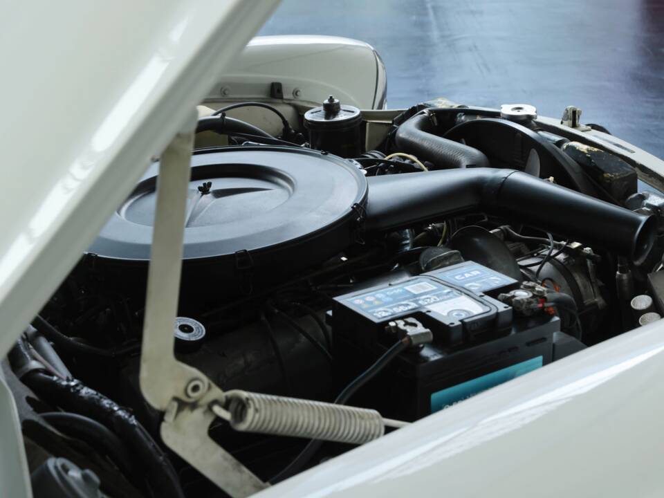 Image 38/50 of Mercedes-Benz 280 SE 3,5 (1969)