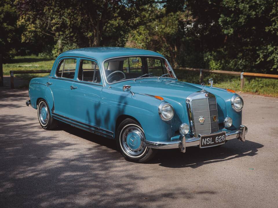 Image 25/50 of Mercedes-Benz 220 a (1956)