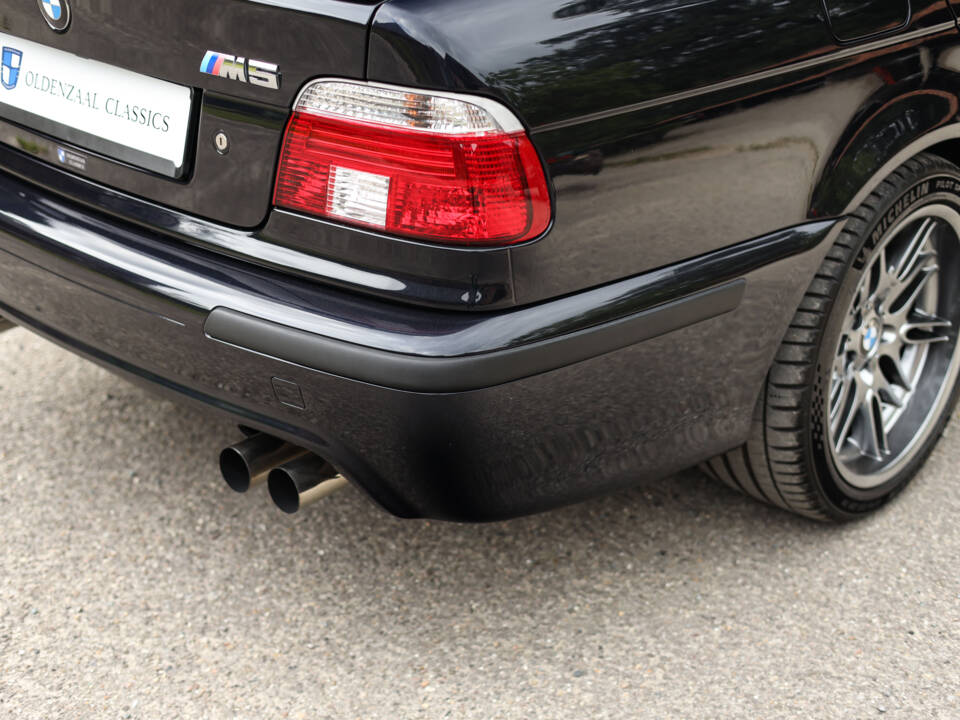 Bild 81/82 von BMW M5 (2000)