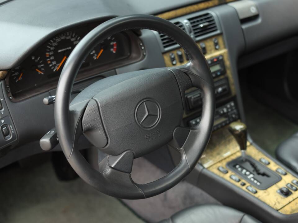 Image 81/98 de Mercedes-Benz E 50 AMG (1996)