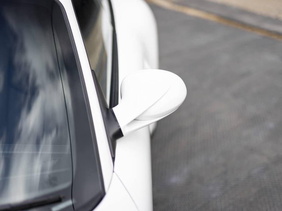 Immagine 25/25 di Porsche 911 Carrera GTS (2011)