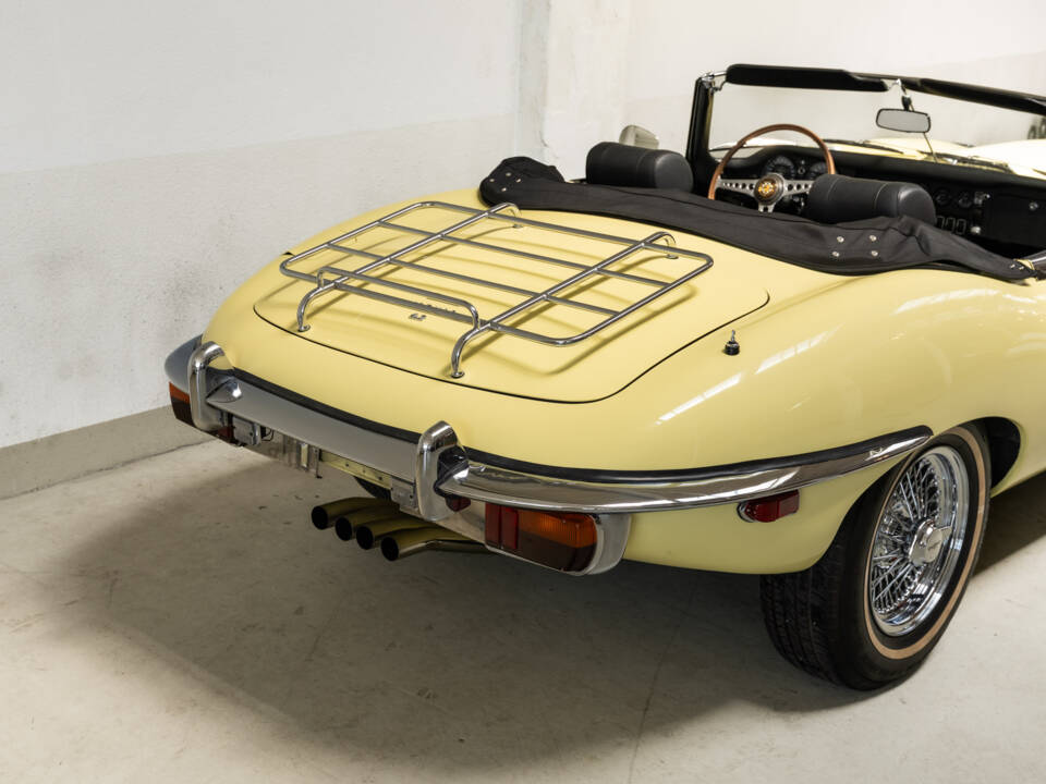 Immagine 17/32 di Jaguar E-Type (1969)