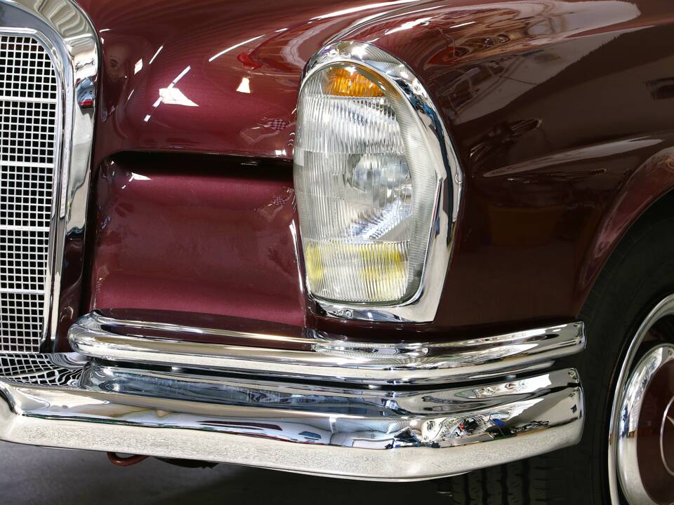 Bild 7/39 von Mercedes-Benz 220 SE b (1964)