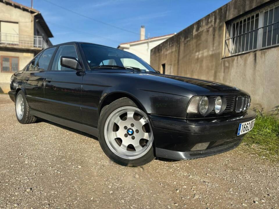 Immagine 1/8 di BMW M5 (1992)
