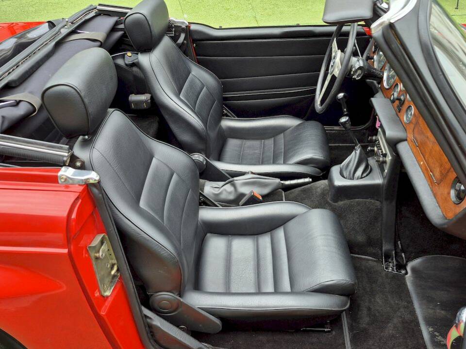 Immagine 36/81 di Triumph TR 6 (1973)