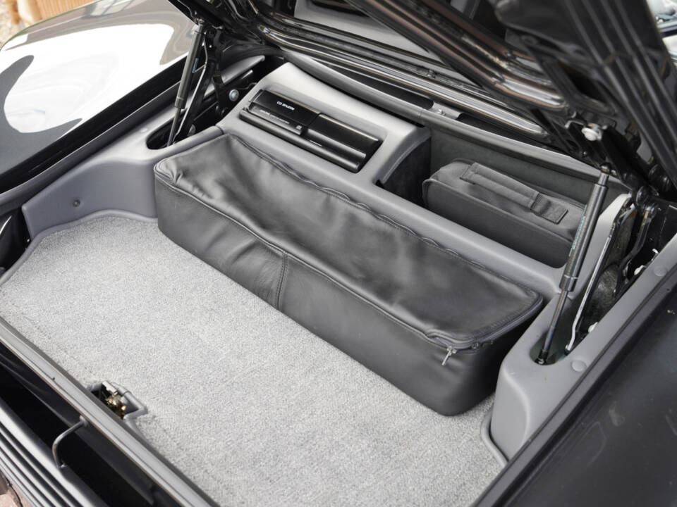 Image 26/50 of Jaguar XJ 220 (1993)