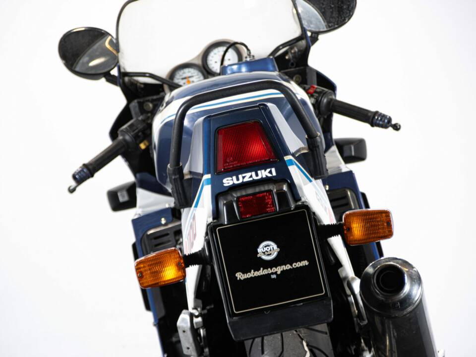 Immagine 21/47 di Suzuki GSX-R 1100 (1987)