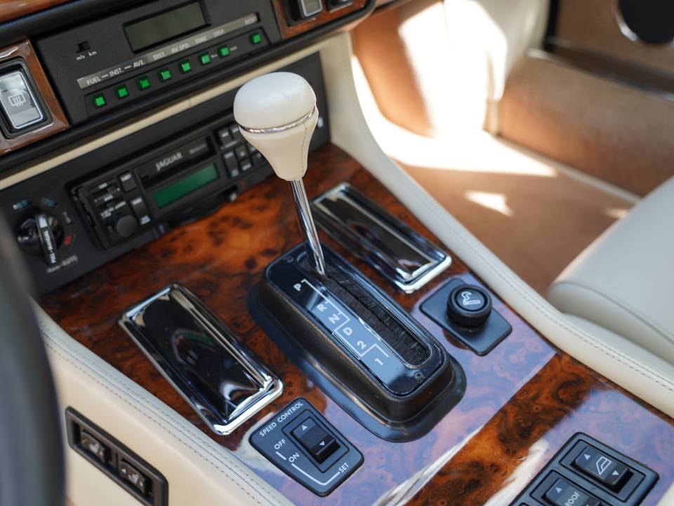 Bild 13/29 von Jaguar XJS 5.3 V12 (1991)