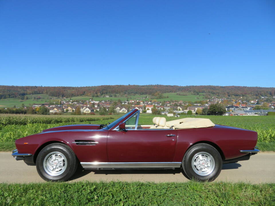 Immagine 3/20 di Aston Martin V8 Volante (1980)