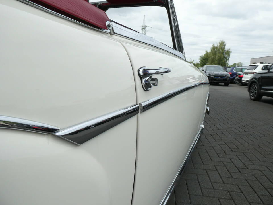 Immagine 27/29 di Mercedes-Benz 220 SE Cabriolet (1960)