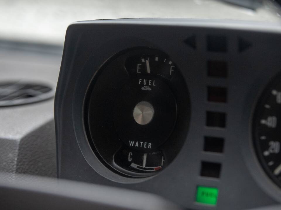 Image 39/50 of Land Rover Range Rover Classic (1982)