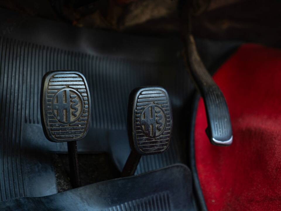 Immagine 45/50 di Alfa Romeo Giulia 1600 Spider (1964)