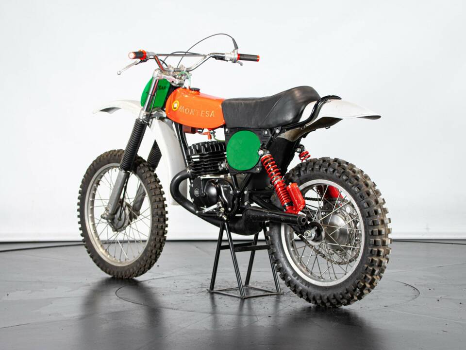 Immagine 4/50 di Montesa Cappra 250 VE (1977)