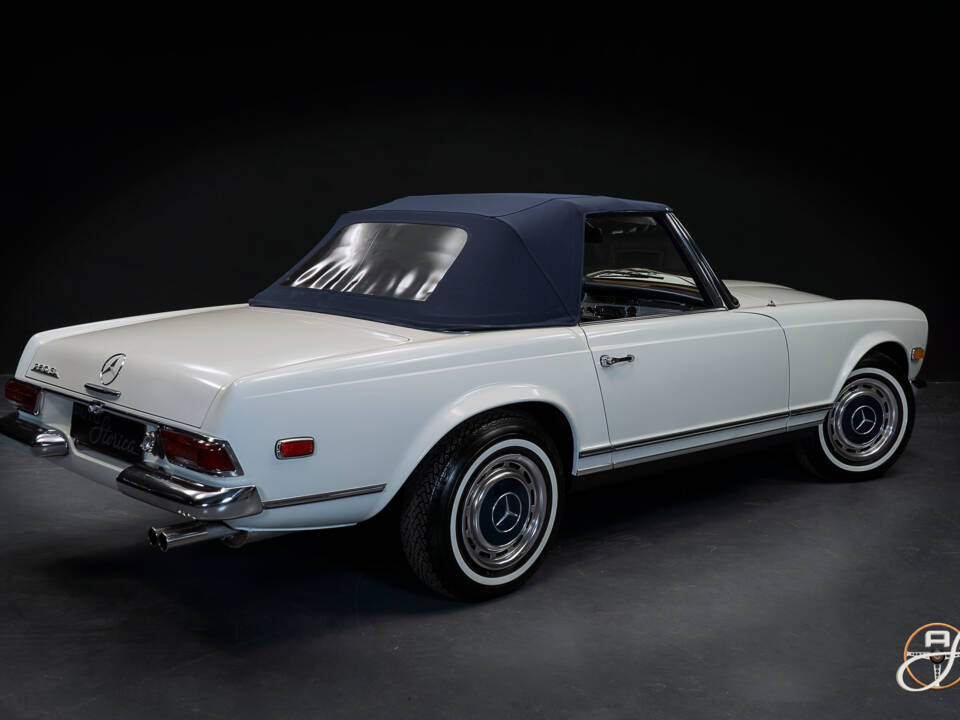 Image 19/23 of Mercedes-Benz 280 SL (1968)