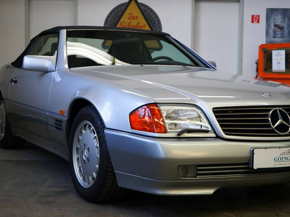 Image 3/42 of Mercedes-Benz 500 SL (1992)