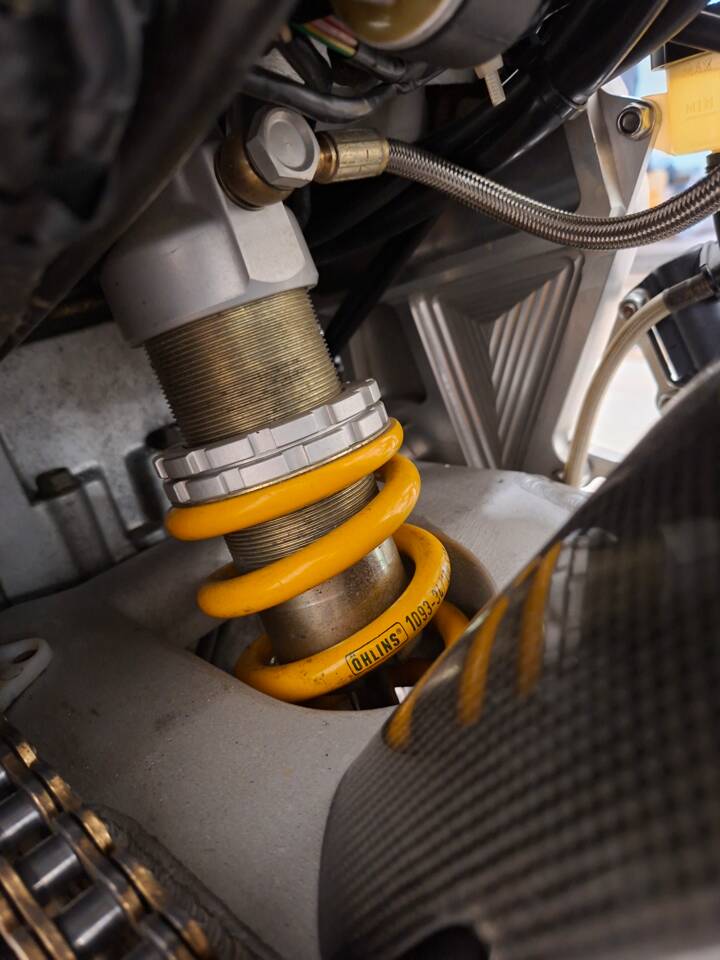 Image 8/15 of Bimota YB11 Superleggera (1998)