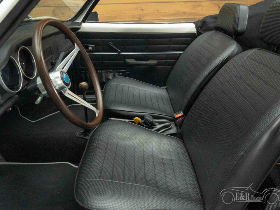 Imagen 12/19 de Volkswagen Karmann Ghia 1600 (1973)