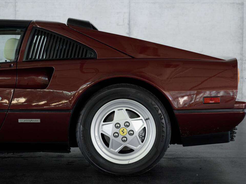 Bild 33/50 von Ferrari 328 GTS (1988)