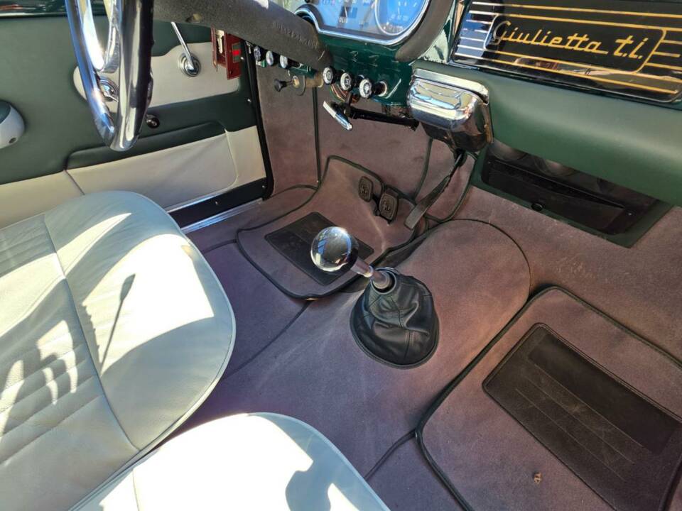 Image 27/50 of Alfa Romeo Giulietta TI (1963)