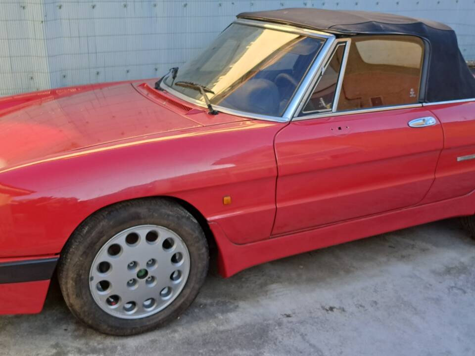 Image 1/7 de Alfa Romeo 2.0 Spider QV (1986)