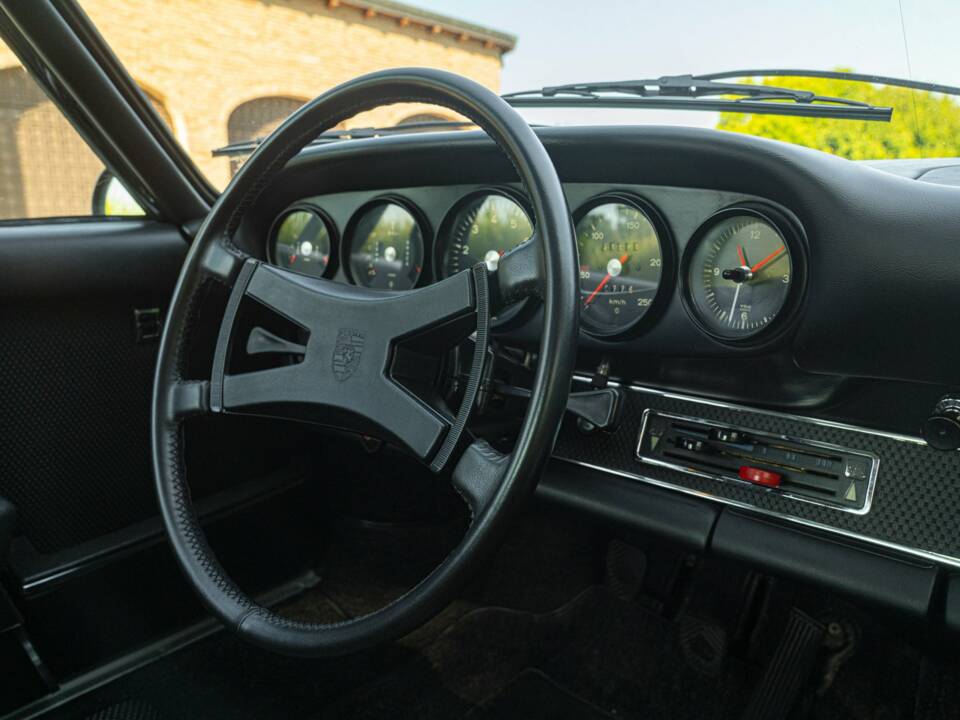 Image 33/50 of Porsche 911 2.2 S (1971)
