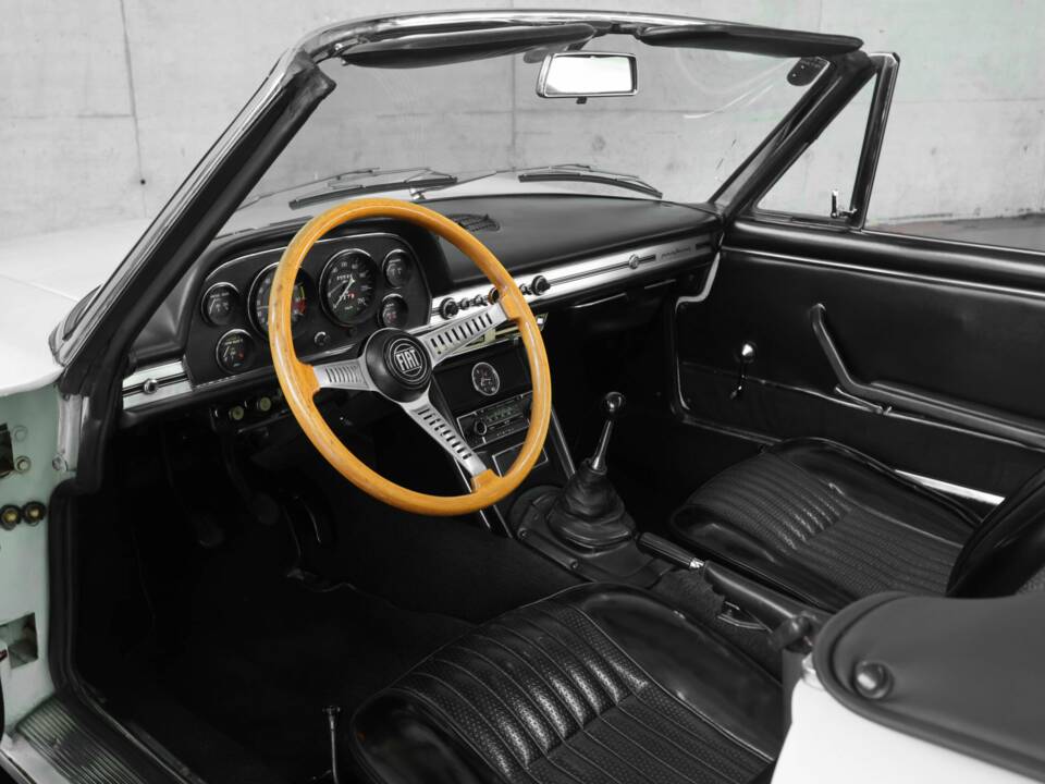 Image 25/50 of FIAT Dino Spider (1967)