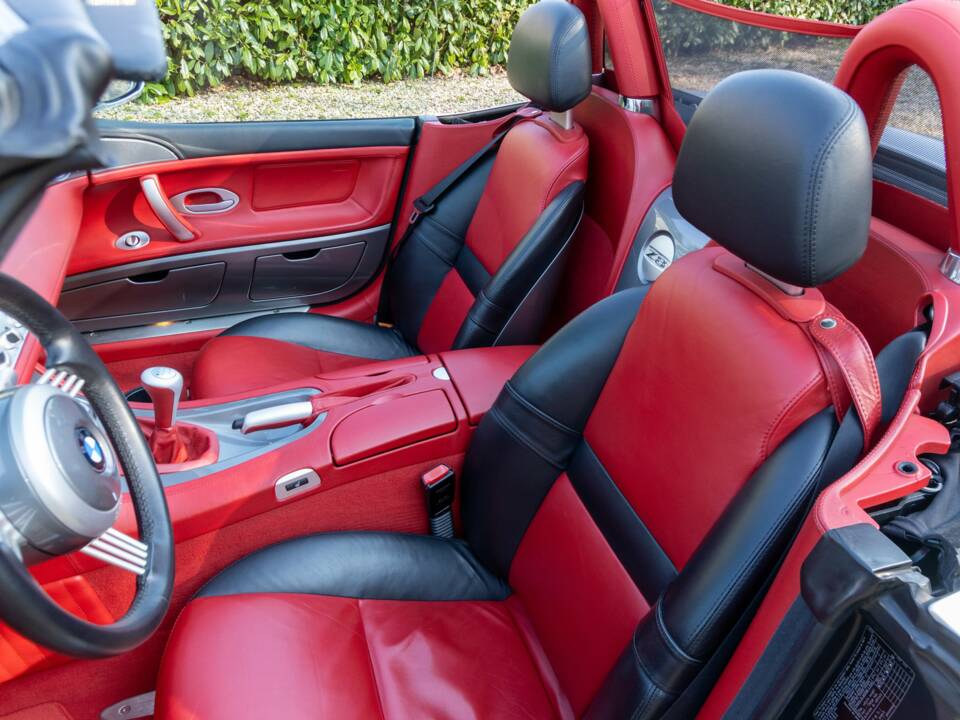 Image 44/50 of BMW Z8 (2002)