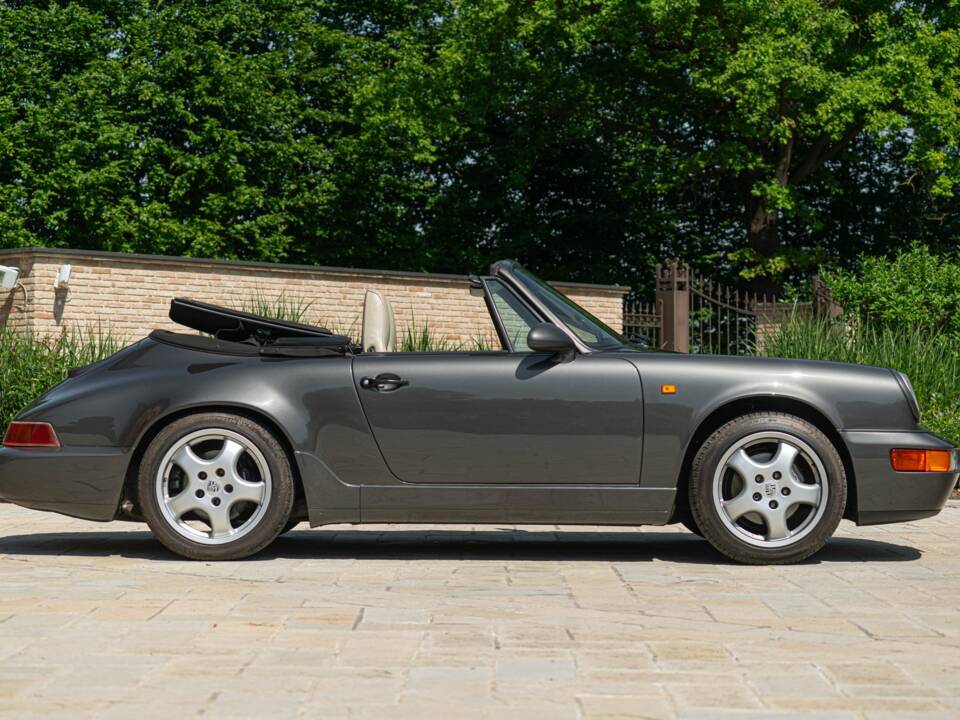 Immagine 8/50 di Porsche 911 Carrera 4 (1990)