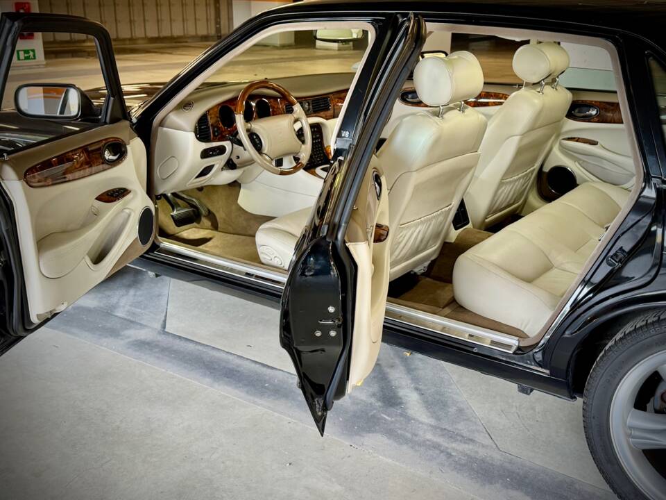 Bild 9/19 von Jaguar XJR 4.0 (1998)