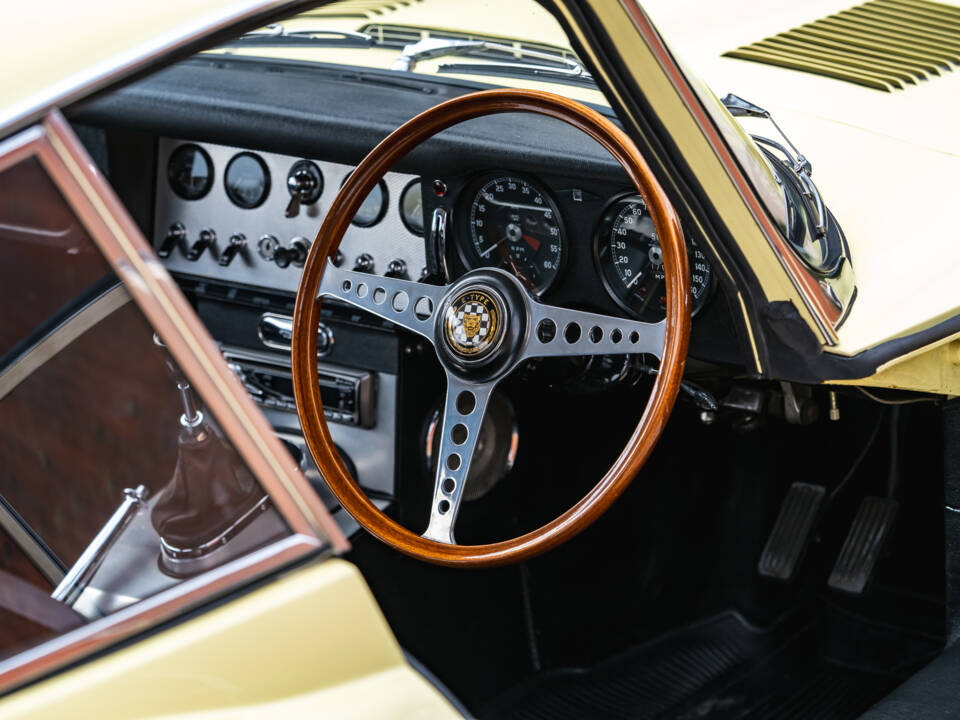 Image 27/38 of Jaguar Type E 3.8 (1963)