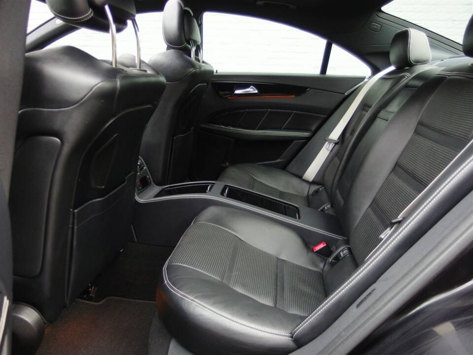 Image 59/97 of Mercedes-Benz CLS 63 AMG S 4MATIC (2013)