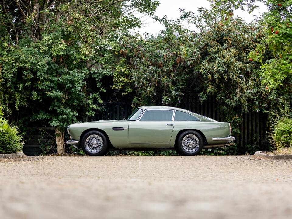 Image 21/50 de Aston Martin DB 4 (1960)