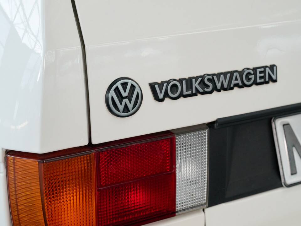 Image 17/50 of Volkswagen Golf Mk I Convertible 1.8 (1989)