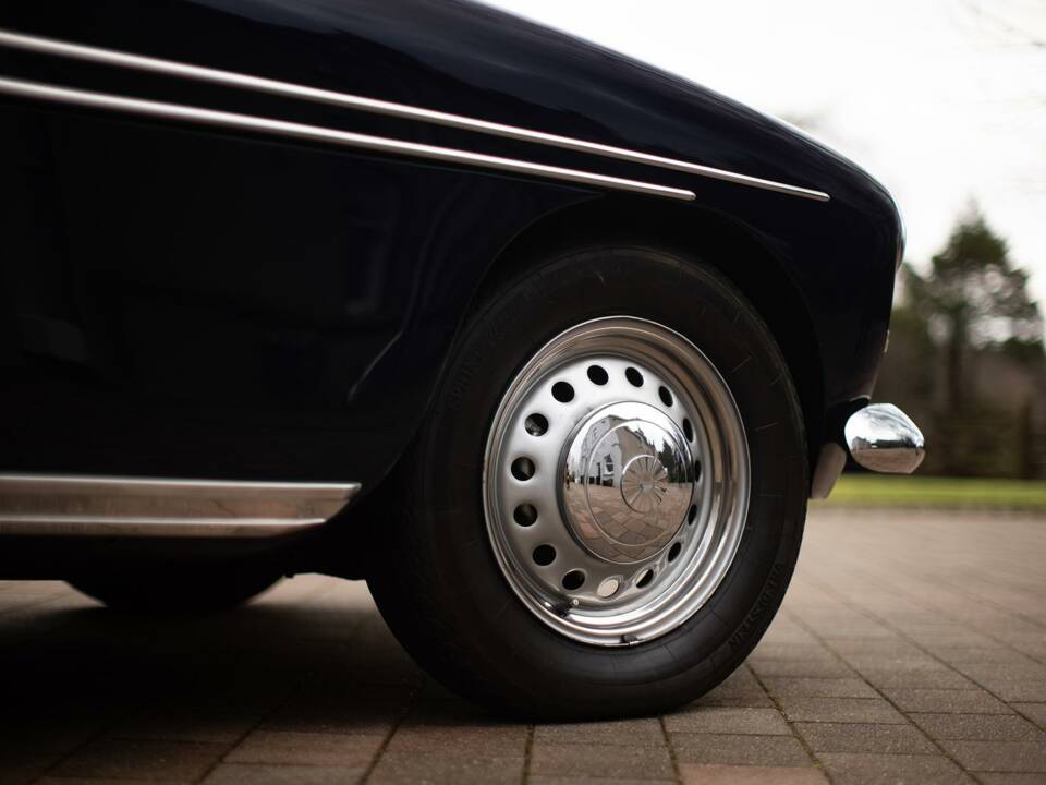 Image 33/50 of Bristol 409 (1967)