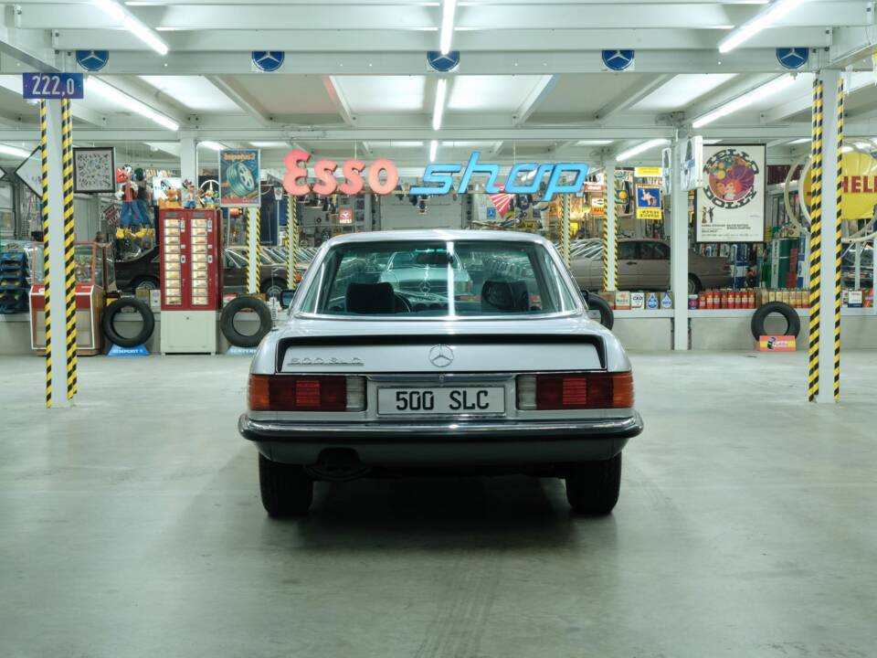Image 10/50 de Mercedes-Benz 500 SLC (1981)